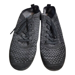 Suavs Zilker sneakers size 8/10